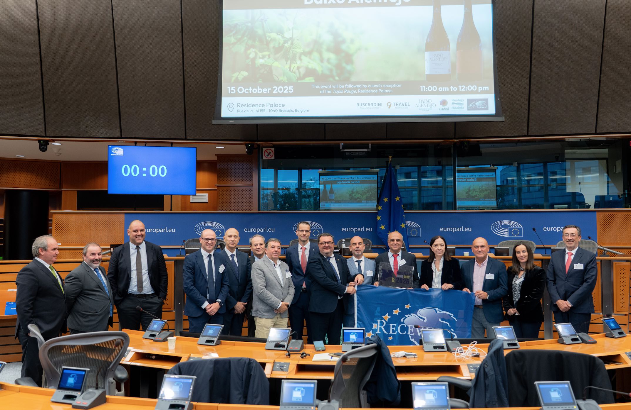 Luís Encarnação e José Arruda com a RECEVIN no Parlamento Europeu